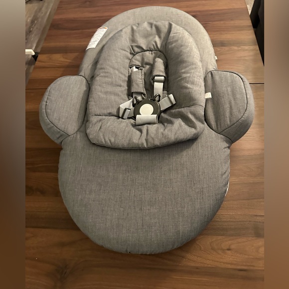 STOKKE Steps™ Bouncer (White Frame) - Picture 7 of 10